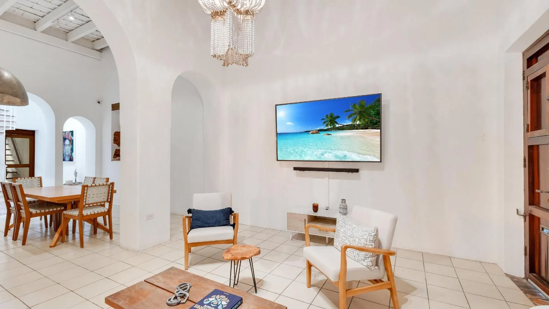 Spacious Colonial Gem With Artistic Flair Old سان خوان بيت للعطل